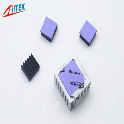 高い粘着性の表面は200℃にシールPCB/CPU/導かれたシリコーン2Wのすみれ色の熱伝導性のパッド-50を実現します