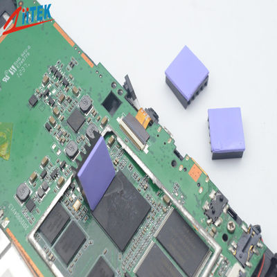 高い粘着性の表面は200℃にシールPCB/CPU/導かれたシリコーン2Wのすみれ色の熱伝導性のパッド-50を実現します